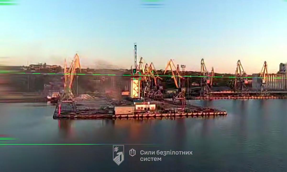 „Mes sugrįžome į Mariupolį!“ Ukraina ūžia, ką padarė „Azovas“ (Video)