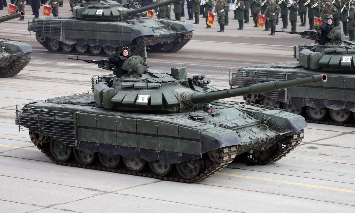 Ar Rusijai trūksta tankų? Palydovinės nuotraukos atskleidžia netikėtą tiesą