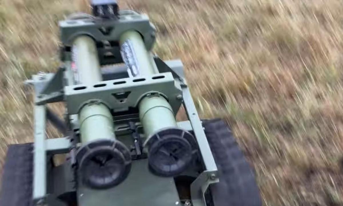 Nauja karo era: Ukrainos robotai-naikintojai tiesioginiame mūšyje triuškina priešo dronus (Video)