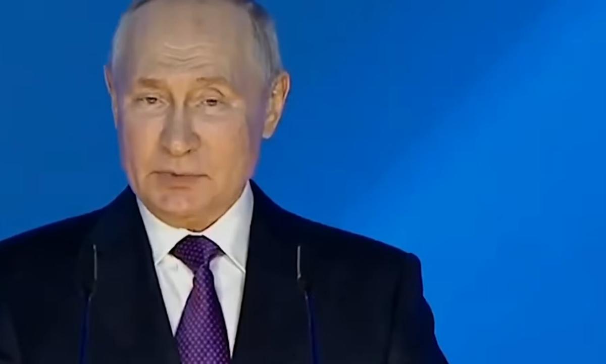 Karas „live“ režimu: kaip rusų vadai savo paslaptis visam pasauliui išdėliojo