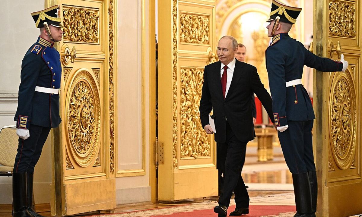„Tuoj subyrės visuomenė!“ Garsus rusų politikas perspėja Putiną