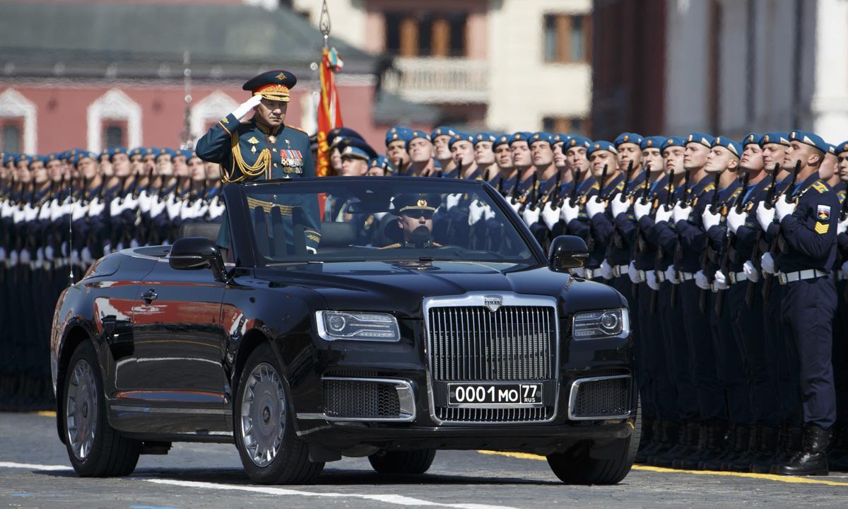 Putino žaislas – visiška nesėkmė: ruošiamasi nutraukti rusiško „Aurus“ limuzino gamybą