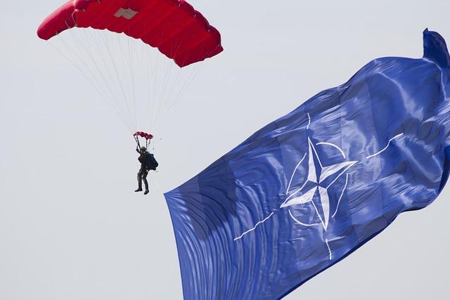 NATO vėliava