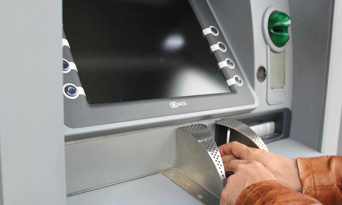Bankomatai nyksta iš žemėlapio: kas vyksta?