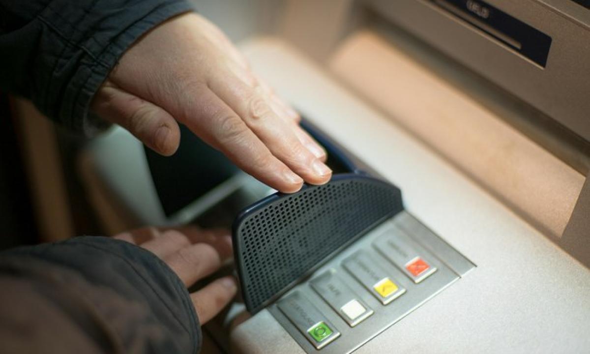 Bankomatų mokestis! Norėsite išsiimti pinigų – teks susimokėti