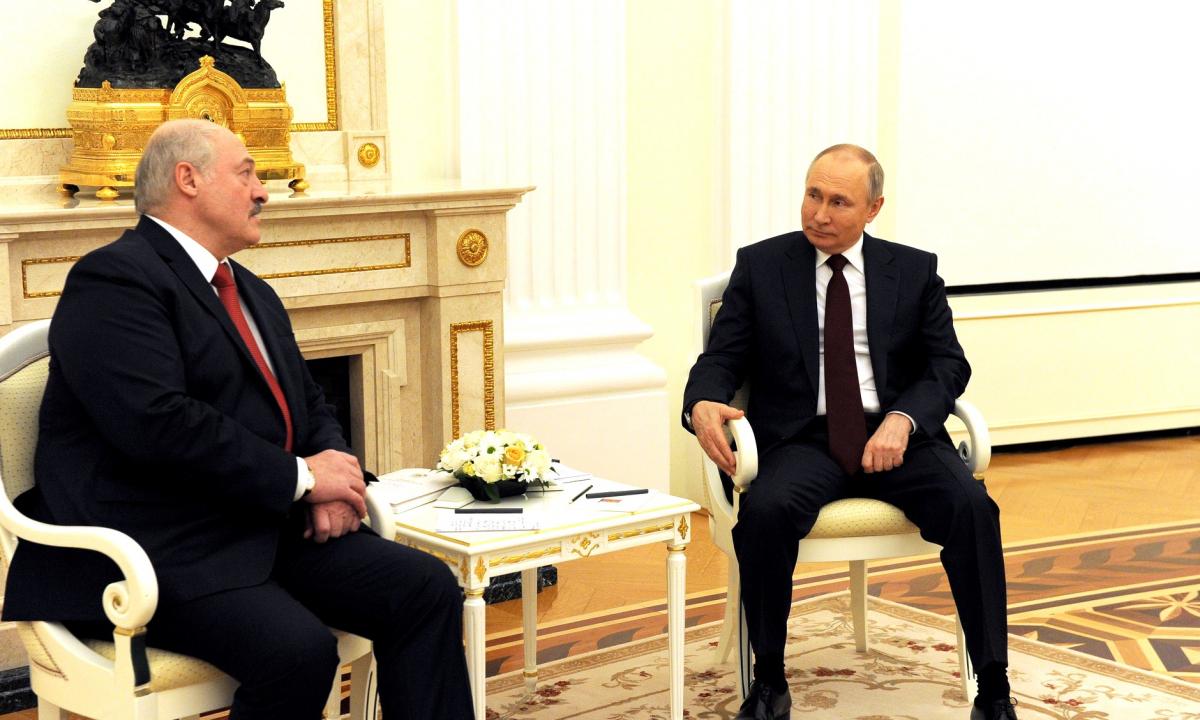 Planas: Putinas užspaudė Lukašenką į kampą – įvardijo baisiausią scenarijų Lietuvai