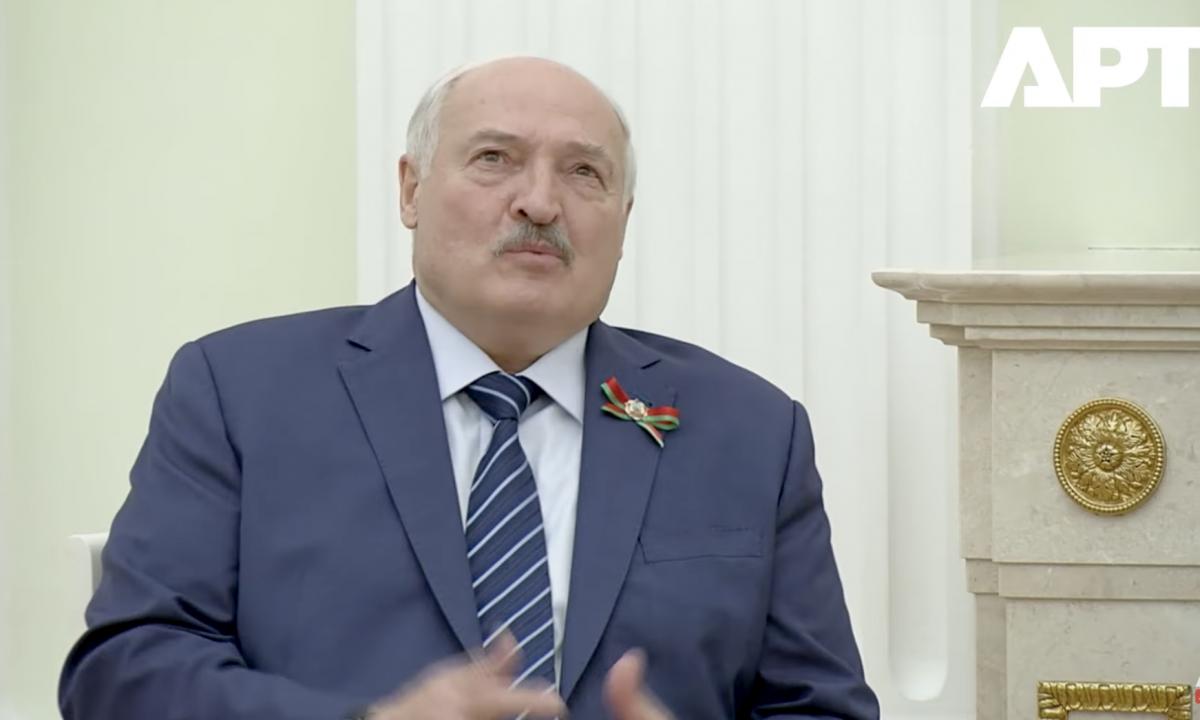 Slaptas sandoris su JAV: kaip Minskas planuoja „prigauti“ Maskvą