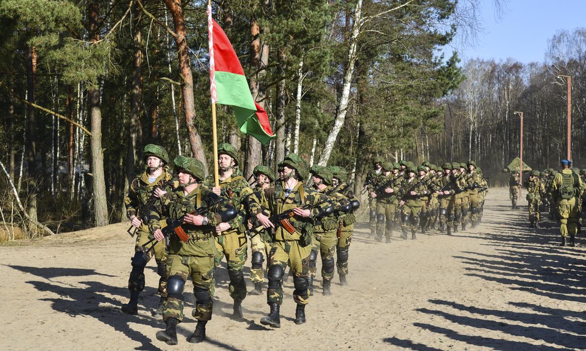Baltarusija gali pulti, bet gali pulti ne Ukrainą