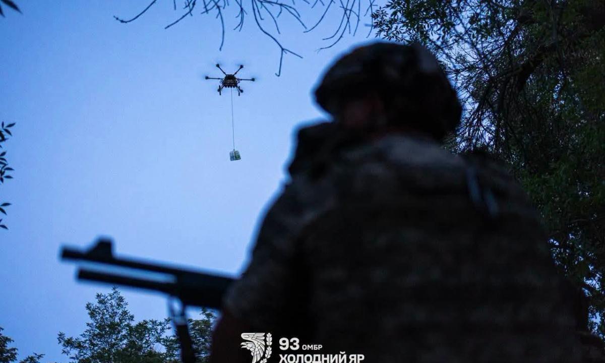 Skandalas Krymo oro bazėje: jie atvėrė rusų bunkerius – nepadeda nei 50 cm plienas, nei padangos