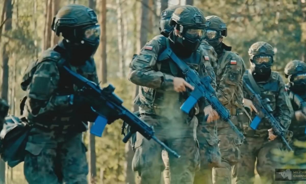 Siena po ginklu: 16 batalionų į pirmą liniją
