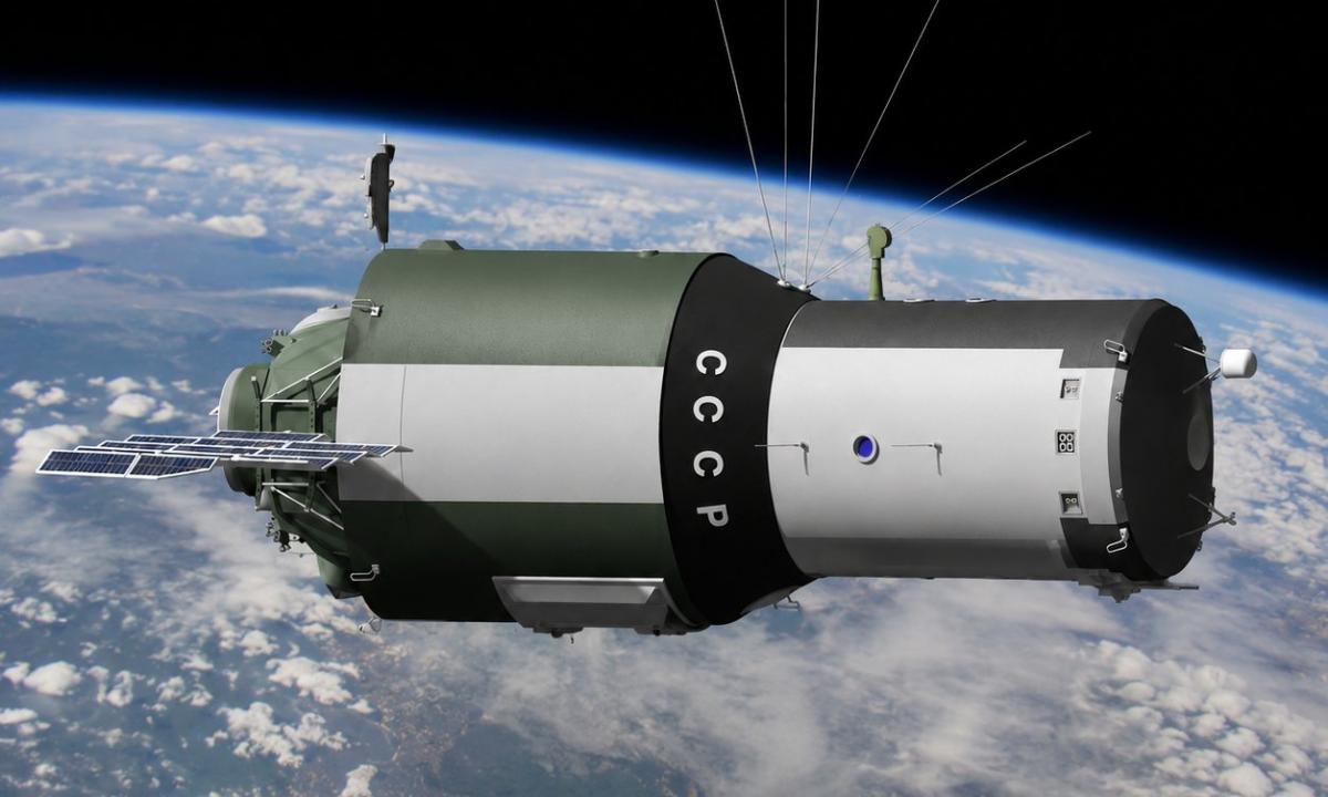 Pirmasis šūvis kosmose. Kaip ir kodėl SSRS slapta pasiuntė patranką į orbitą