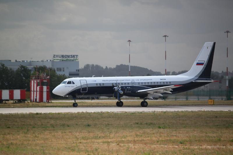 Il-114-300 