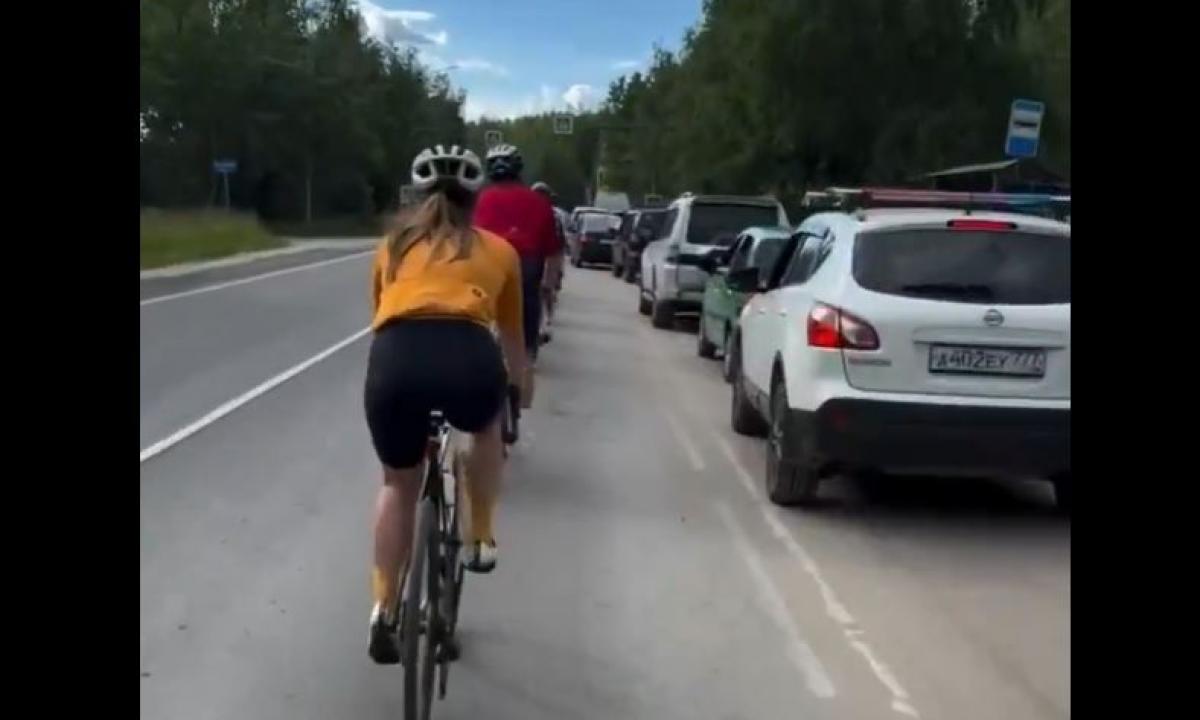 Naujas „trendas“ Rusijoje – „Vladimiras Putinas šaunuolis!“ (Video)