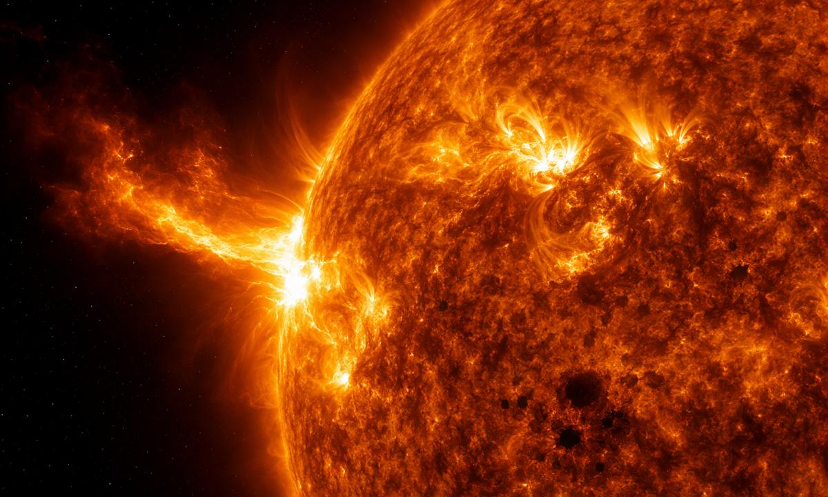 Saulėje vyksta kažkas netikėto. NASA nežino priežasties