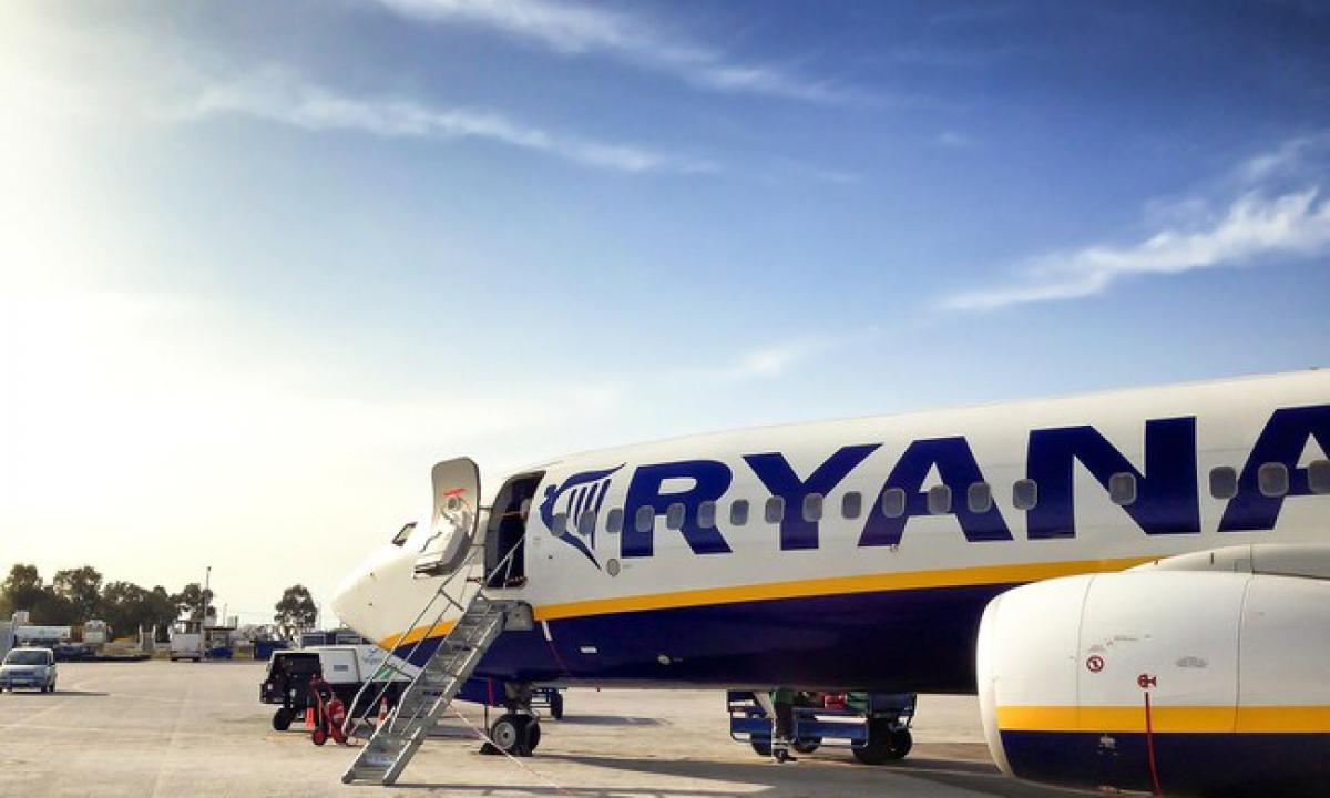 Keleivis pergudravo „Ryanair“. Šį bagažo triuką gali atlikti kiekvienas