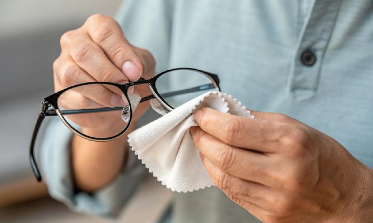 Ar naudojate šias servetėles akiniams valyti? „Sustokite dabar!“