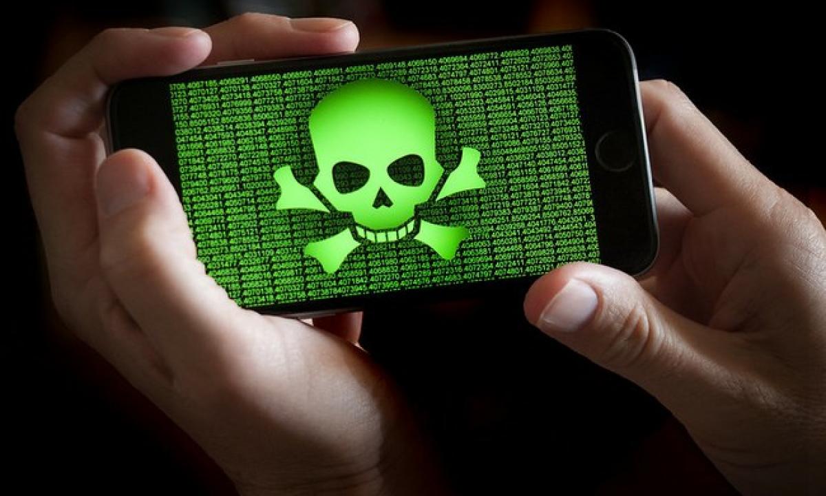 Patikrinkite savo išmanųjį telefoną. 3 požymiai, kad buvote „nulaužtas“