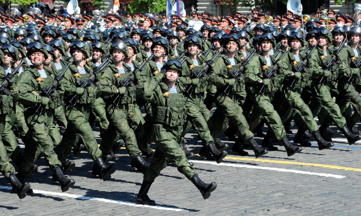 Mirtinas pavojus Lietuvai? Ukrainos paliaubos atriš rankas brutaliai Rusijos armijai: NATO generolai griebiasi už galvų