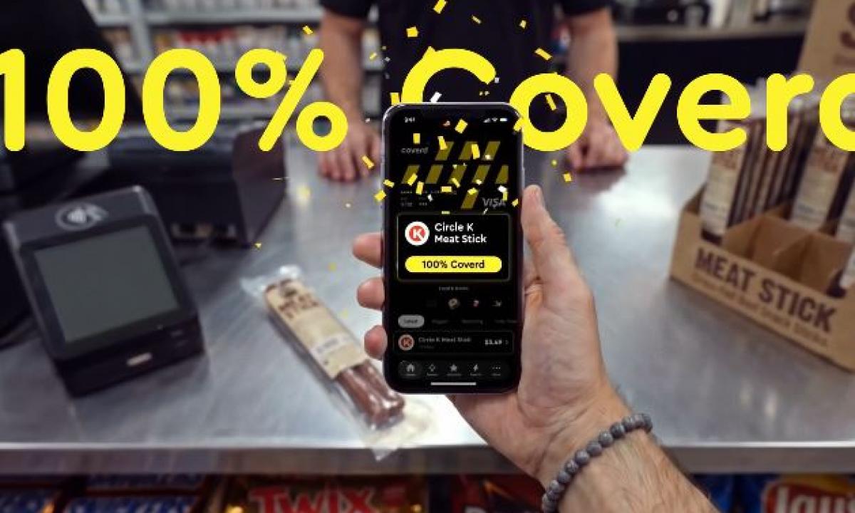 Bankai įspausti į kampą: startuolis pristatė kortelę, kuri grąžina iki 100% išleistų pinigų (Video)