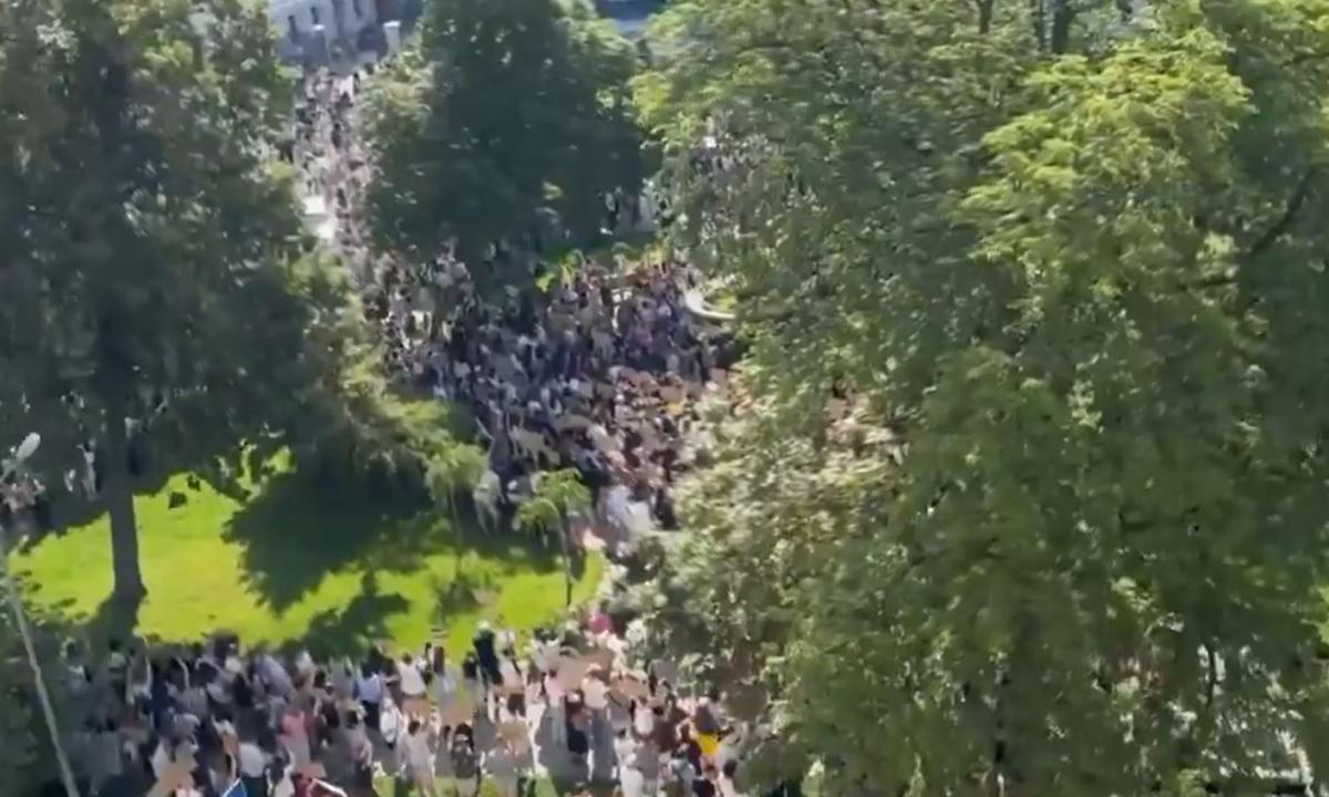 Didžiulis protestas Kyjive! Renkasi labai nepatenkinti žmonės (Video)
