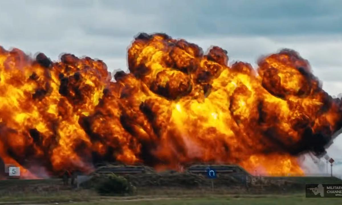 Strateginis nokautas: jų bombonešis virto laužu (Foto)