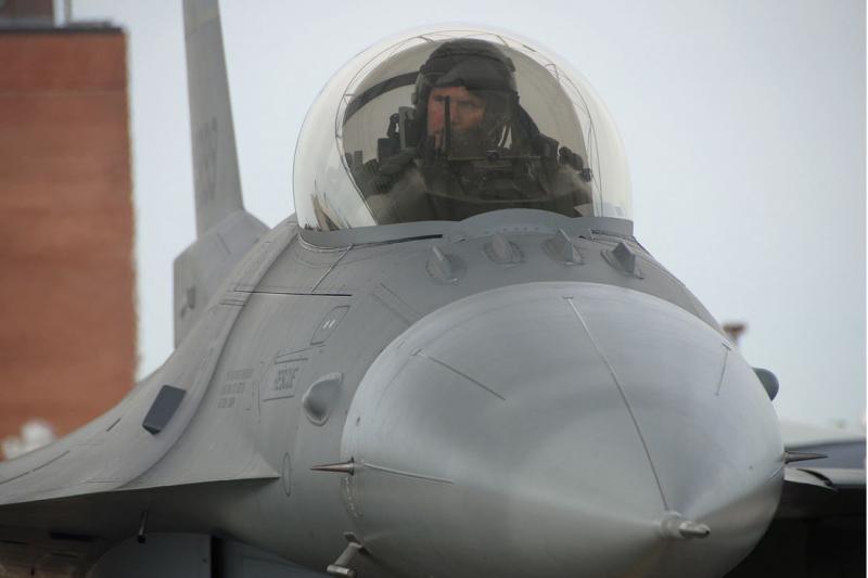 F-16