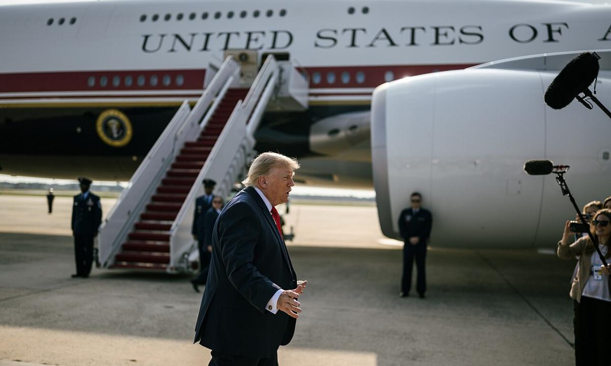 Pasaulinis karas? Trumpas, atrodo, visiškai prisidirbo ir įstrigo