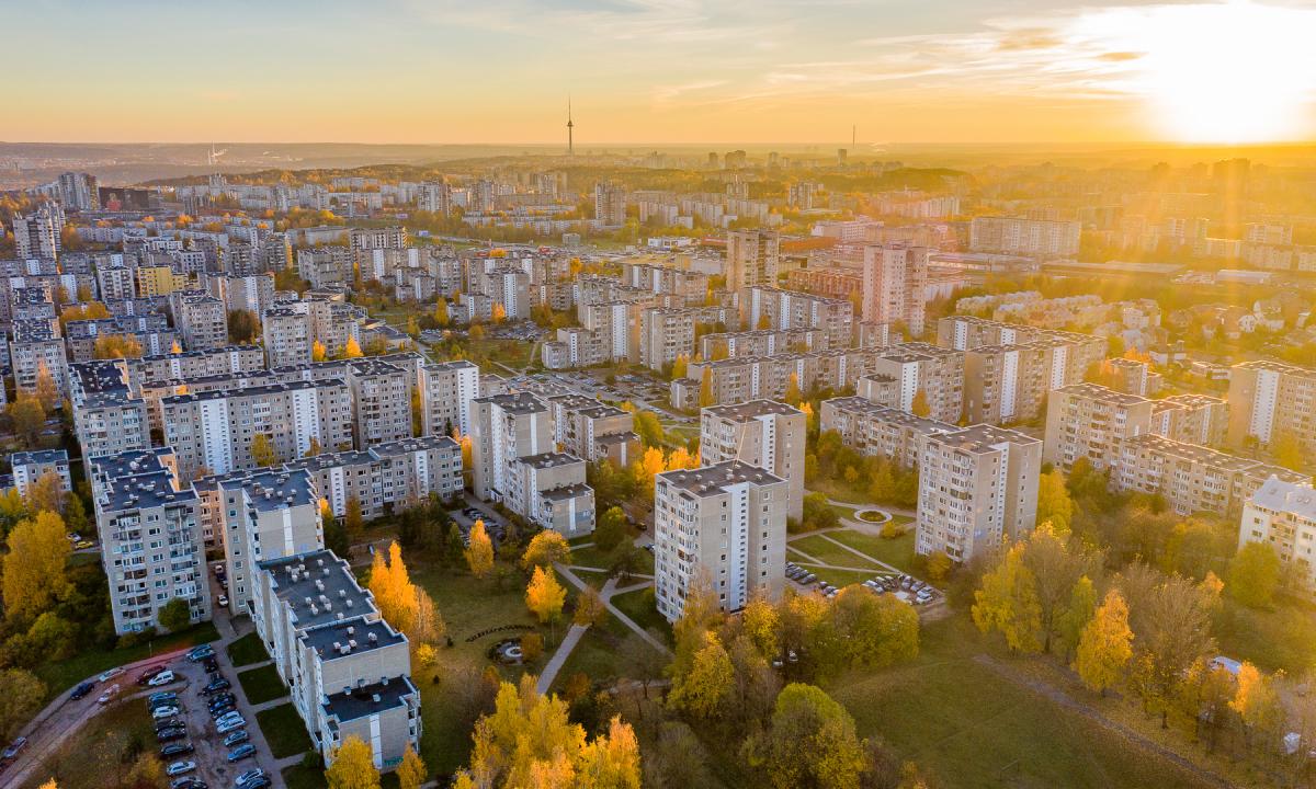 Blokiniai namai neatlaiko karščio. Daugiabučiai virsta orkaitėmis