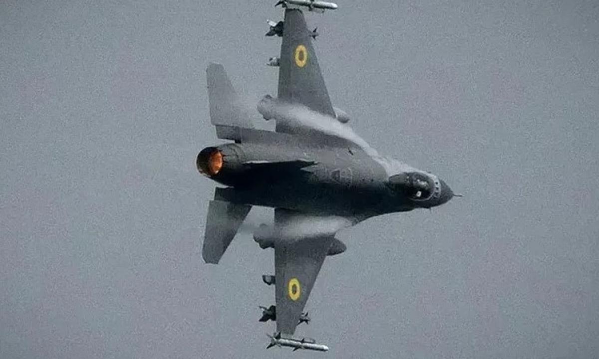 Sudužo naikintuvas F-16. „Susidarė avarinė situacija“