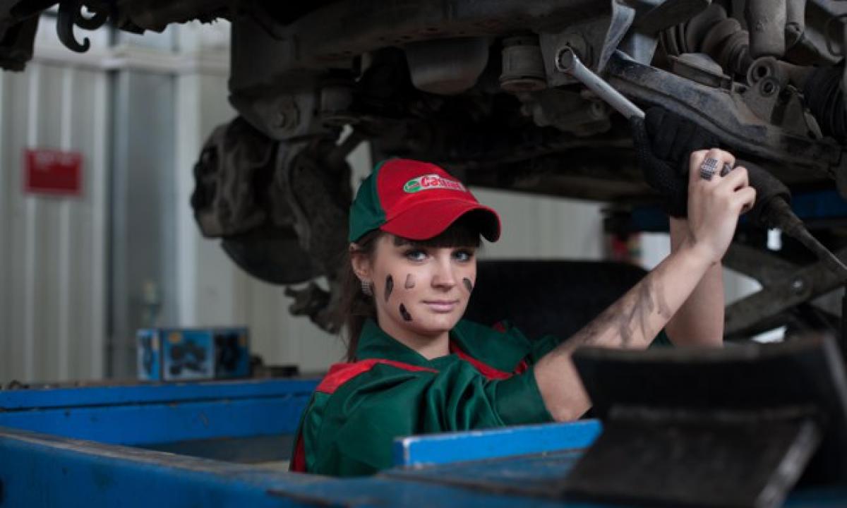Mechanikai perspėja. Šios populiarios markės automobiliai – „šiukšlės“ (VIDEO)