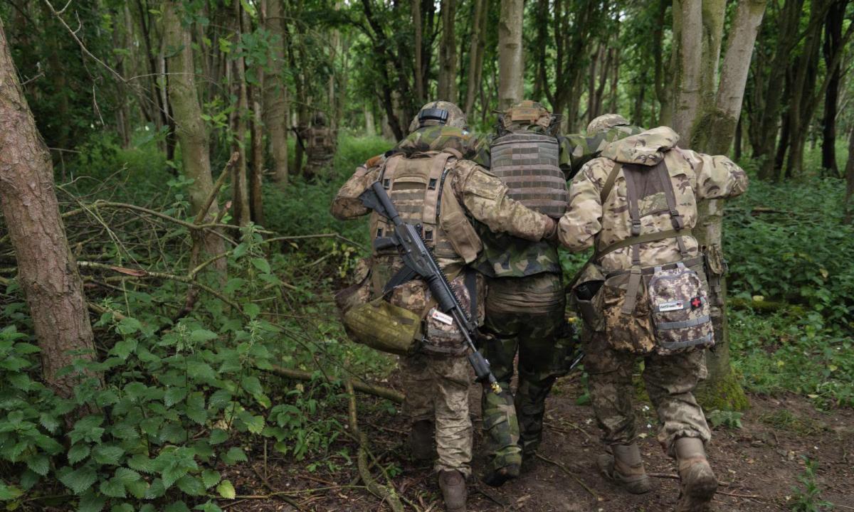 Paskutinis šansas dešimtims tūkstančių? Ukrainos sprendimas dėl masiškai bėgančių karių
