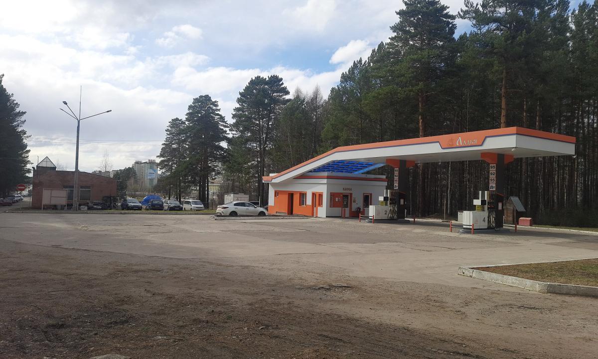Krasnojarske staiga nuo degalinių dingo eilės. Labai keistas, bet daug pasakantis fenomenas (Video)
