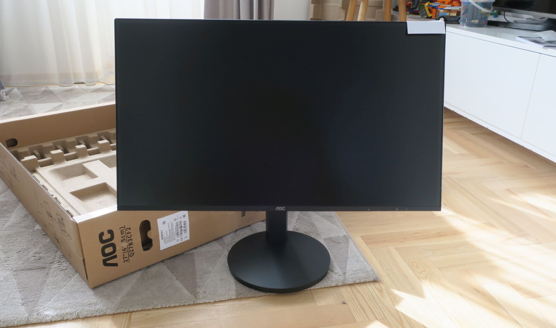 AOC Q27B3CF2 monitorius - apžvalga